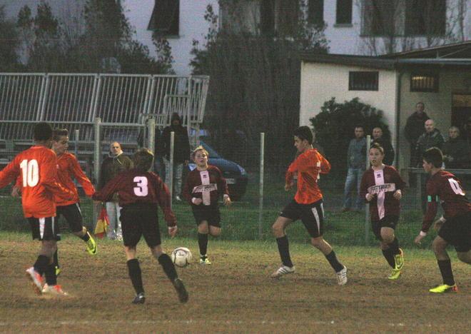 Baglini fa volare i ragazzini di Filippi 