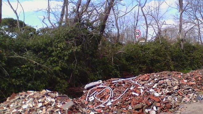 Sporcizia, discariche abusive e raffica di sanzioni in agguato