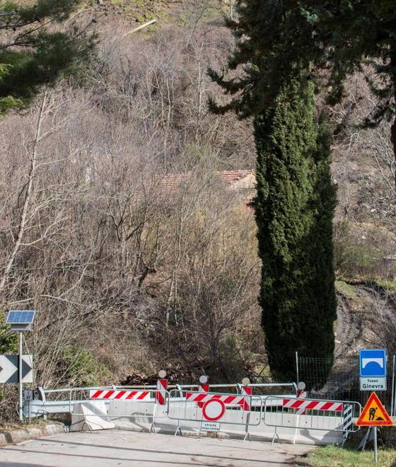 Frana, oggi bretella chiusa 