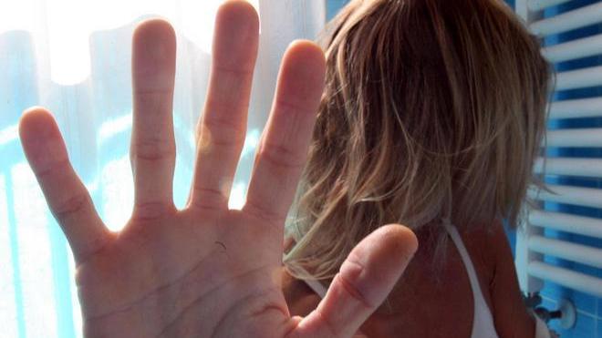 Trauma cranico alla compagna Denunciato convivente manesco