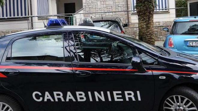 Rubano in un cantiere, inseguiti e arrestati