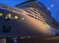 Ecco l’Msc Splendida: in 4mila sbarcano a Livorno 