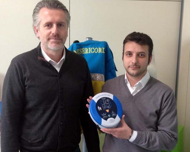 La Misericordia ha acquistato il suo primo defibrillatore semiautomatico 
