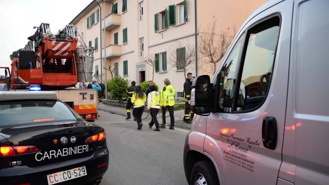 Lo trovano morto in casa dopo settimane
