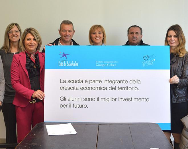 Pc in regalo alle scuole grazie ai balneari di Lido di Camaiore 