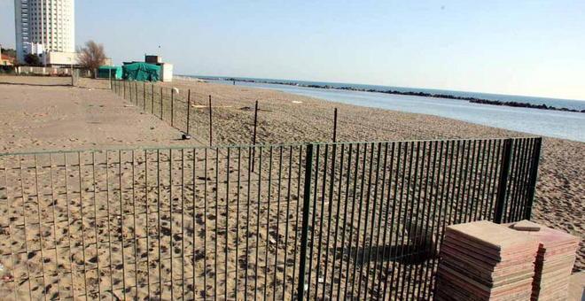 Partaccia, il caso dei bagni senza accesso al mare 