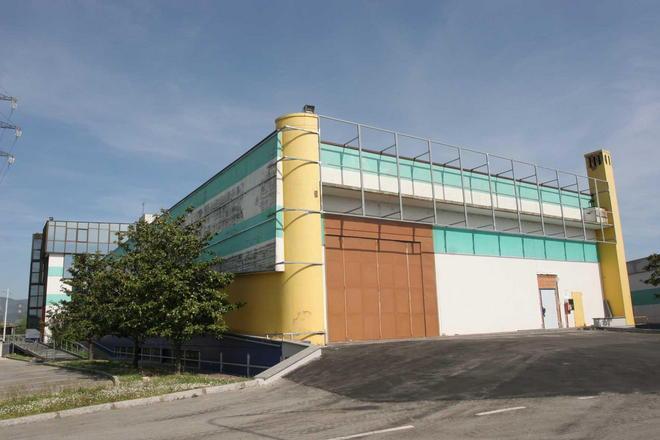 Presidio dei trasportatori davanti a Mondo Convenienza 