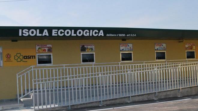 Tutto riciclato e “green” è il nuovo centro raccolta rifiuti a Oste (Prato)