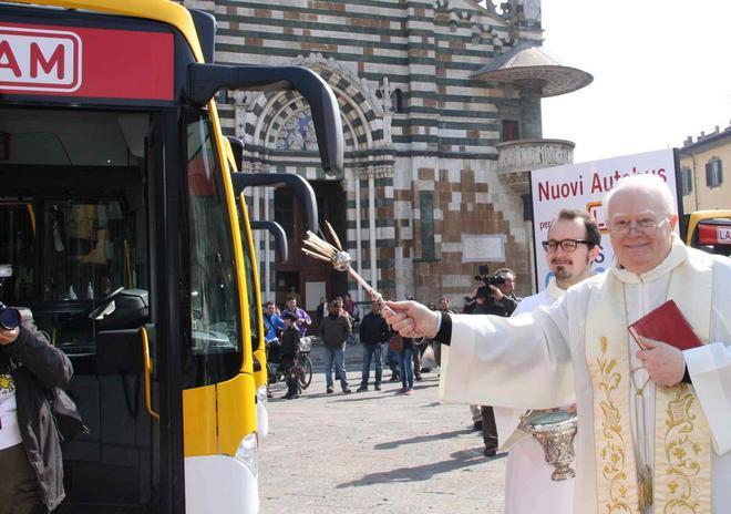 Prato, lam Rossa con mezzi nuovi: 9 bus ecologici, luminosi e più piccoli 