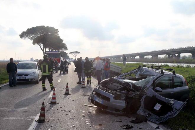 Spaventoso incidente sull’Arnaccio 3 auto distrutte ma nessun ferito grave 