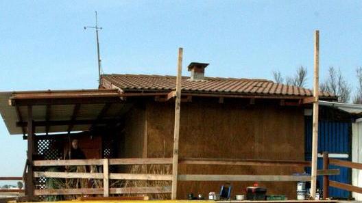 Barcaccina, demolita la terrazza abusiva