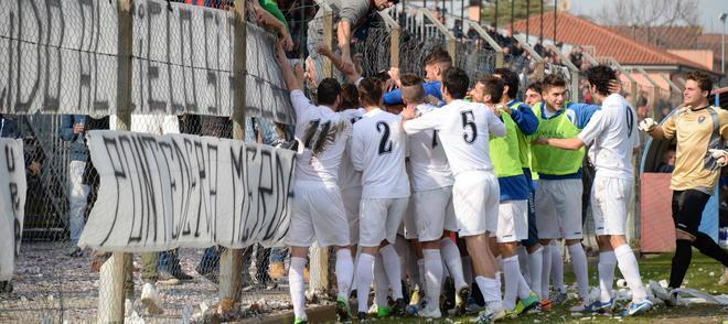 Calcio, il Ponsacco conquista la D davanti a mille persone 