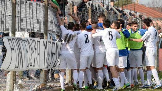 Calcio, il Ponsacco conquista la D davanti a mille persone