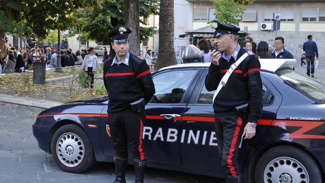Accoltellato da un ragazzo in piazza San Francesco