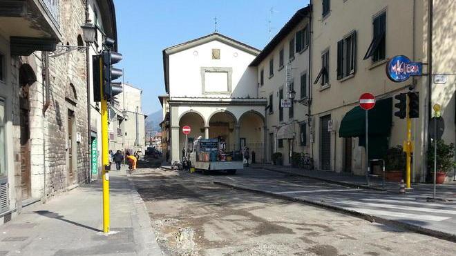 Nuovo asfalto, ingorgo sul Mercatale