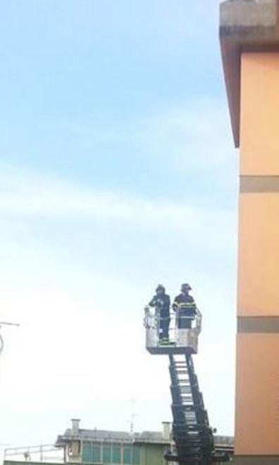Minaccia di uccidersi: cinquantenne soccorso e ricoverato