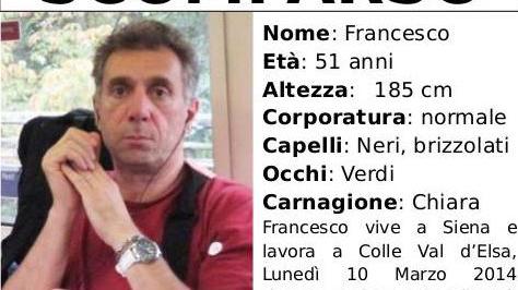 Città tappezzata di volantini per lo psichiatra scomparso