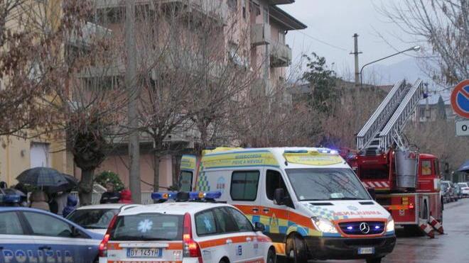 Ciclista muore investita davanti casa da un ubriaco