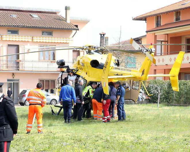 Restano gravi le condizioni del giovane caduto dal balcone 