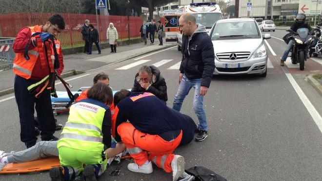 Donna investita in viale della Repubblica