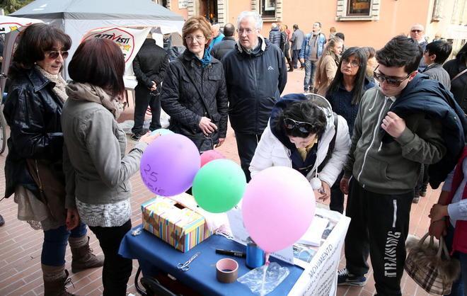 In 500 firmano per gli “11 invisibili” 
