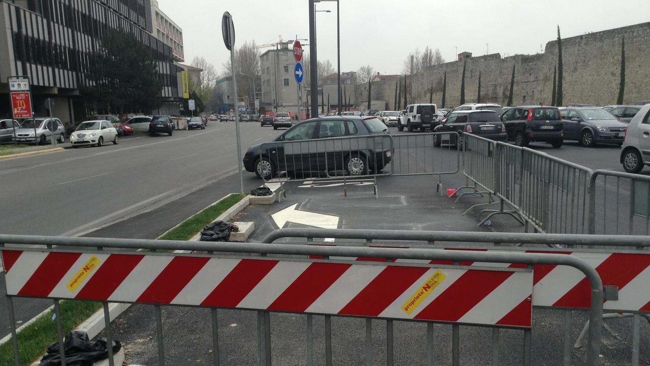 Parcheggio di via Martini, sosta gratis ancora per qualche giorno