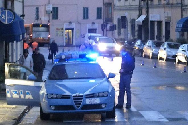 Questura chiusa per mettere in strada almeno una volante 