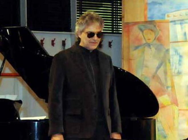 Andrea Bocelli reciterà poesie al Teatro Guglielmi 