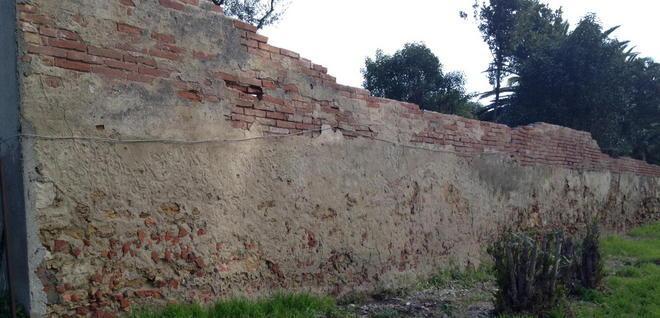 Rimossi i mattoni pericolanti dal muro