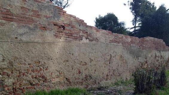 Rimossi i mattoni pericolanti dal muro