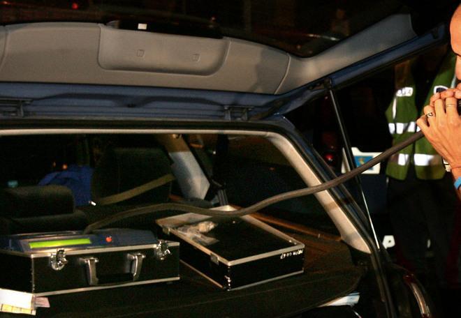Guida con tasso alcolemico 6 volte superiore al consentito 