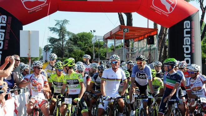 Domenica la Gran Fondo gli iscritti sono già 1400
