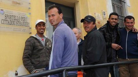 Un aiuto a cercare lavoro Aperti 8 sportelli per immigrati