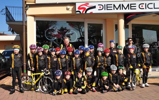 Trentadue giovanissimi tesserati con Carube 