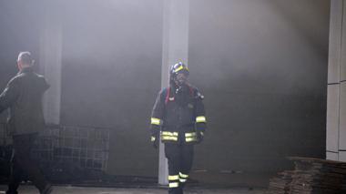 Fiamme in un magazzino a Capannoli