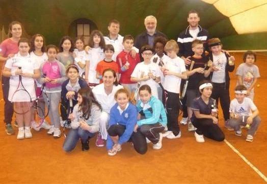 Una giornata di gioco e divertimento per settanta piccoli tennisti 