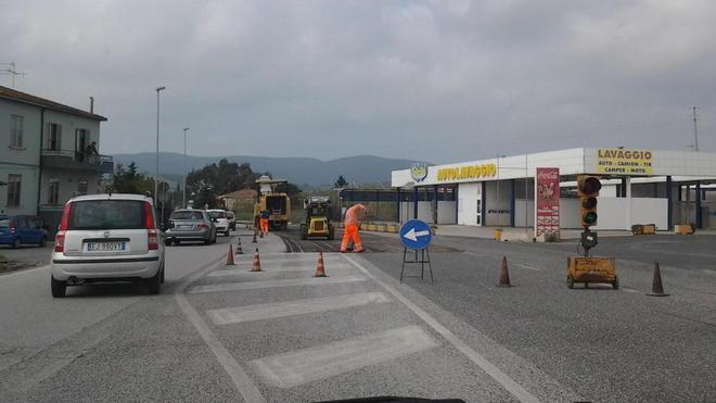 Doppia fila sulla strada Geodetica