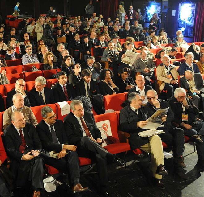 Anche la Camusso a sorpresa sul palco 