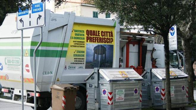 Dipendenti Aamps sul piede di guerra per 300 euro in busta