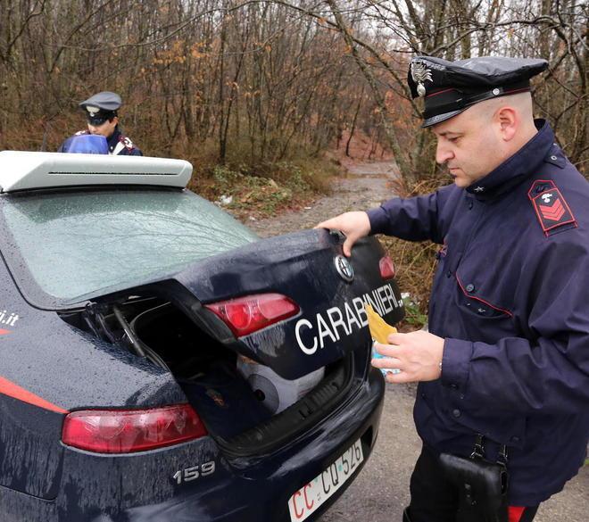 Una testata al carabiniere e gli frattura lo sterno 
