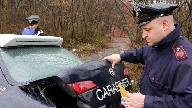 Una testata al carabiniere e gli frattura lo sterno