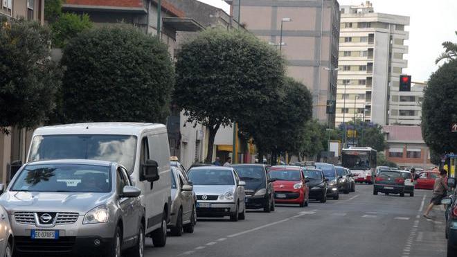 Cala il numero delle auto in Sardegna: quasi 7mila in meno nel 2013 