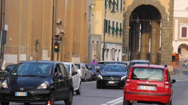 Via San Giovanni è a doppio senso: cosa ne pensate?