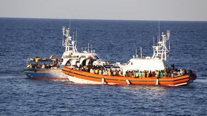 Sbarchi a Lampedusa accoglienza per i migranti