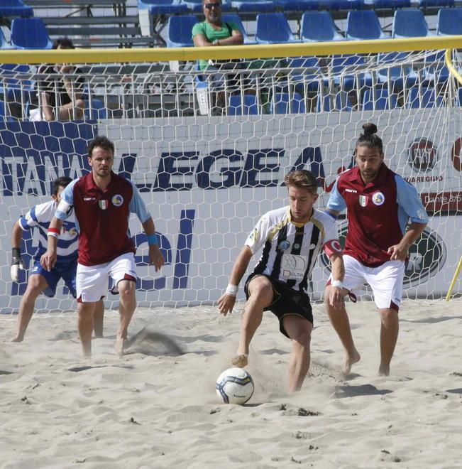 Via alla Beach Soccer Academy: nasce la cantera del Viareggio