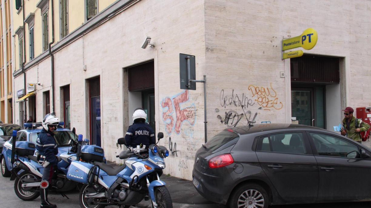 Rapina alle poste di scali Bettarini, due malori