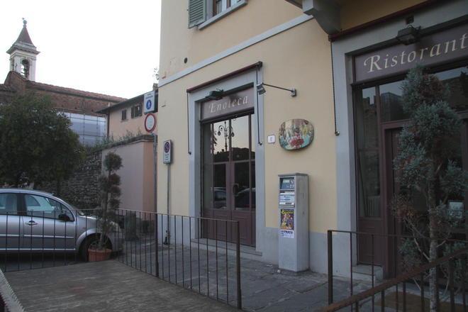 Il ristorante Decanter si trasferisce in piazza delle Carceri a Prato 