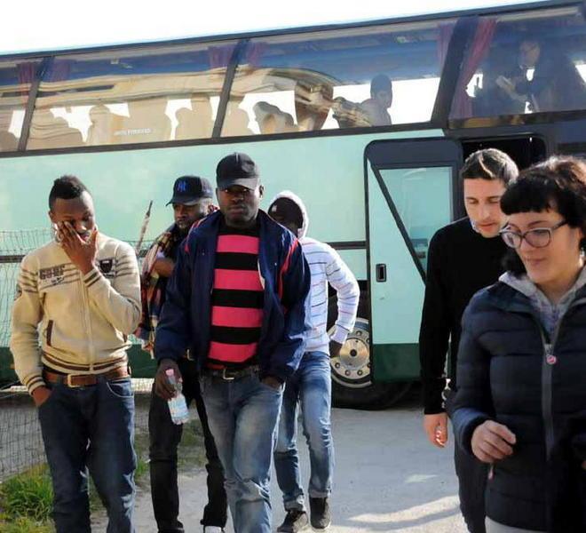 Arrivati a Marina di Massa 40 profughi in fuga dalla guerra 