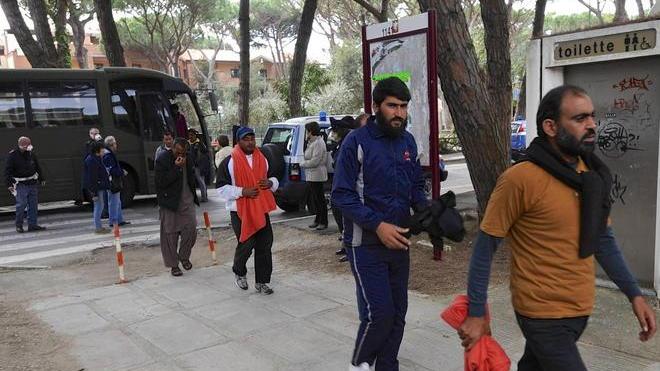 Arrivati a Marina 47 profughi, tra di loro anche un bambino