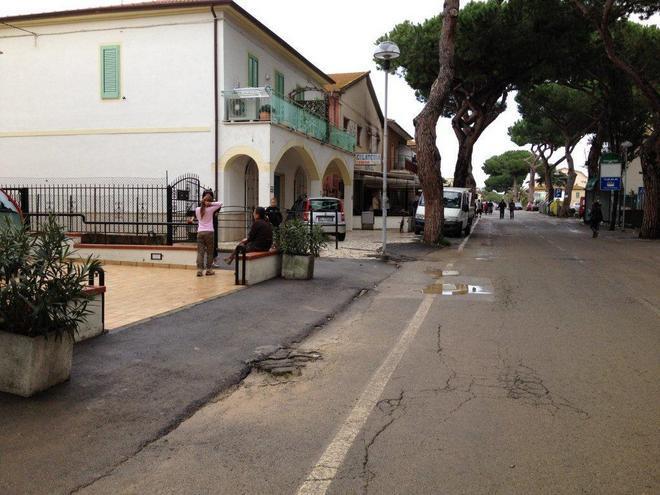 Un'auto rubata, un negozio svaligiato: raffica di furti ad Albinia 